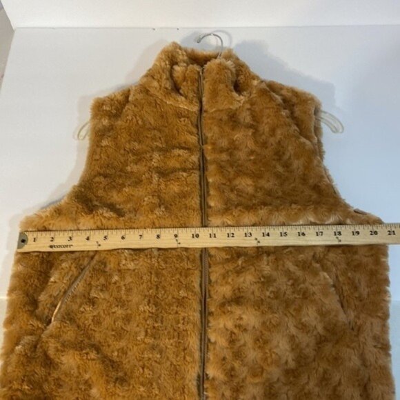 Faux Fur Sleeveless Vest In Camel Brown With Satin Lining & Zipper Closure NWT - Picture 9 of 12